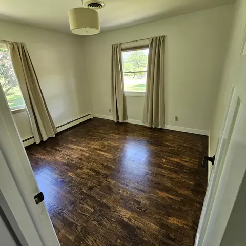 Bedroom - 3670 Sargent Rd, Jackson, MI 49201 photo 4 of 9