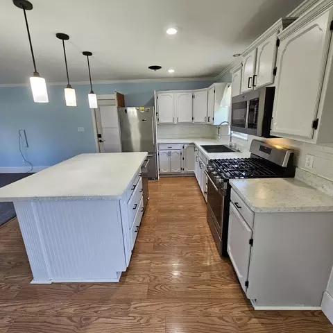 Kitchen - 3670 Sargent Rd, Jackson, MI 49201 photo 2 of 4