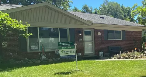 35960 Carlisle St, Clinton Twp, MI 48035