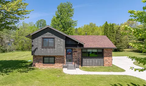 10712 Wesch Rd, Brooklyn, MI 49230