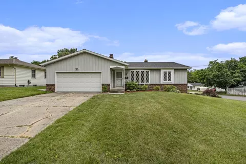 916 72nd St SE, Grand Rapids, MI 49508