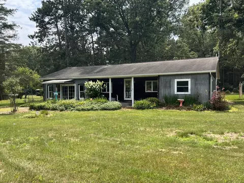 1451 W Moore Rd, Hillsdale, MI 49242