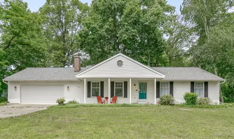 1320 Waukazoo, Hastings, MI 49058