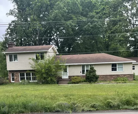 1733 W Marquette Woods Rd, Stevensville, MI 49127