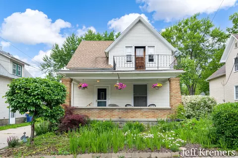 515 Hopson St NE, Grand Rapids, MI 49503