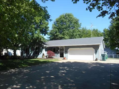 4461 Woodcliff Dr, Hudsonville, MI 49426