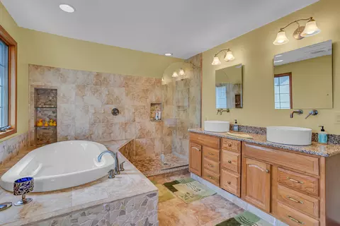 636 Dorbert Dr, Munith, MI 49259 photo 39
