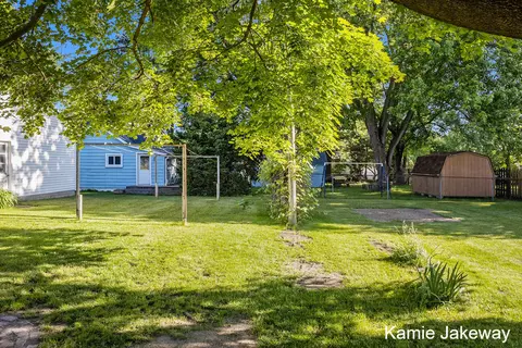 1030 S Pearl St, Belding, MI 48809 photo 8