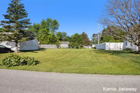 1030 S Pearl St, Belding, MI 48809 photo 11