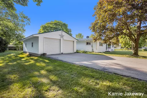 1030 S Pearl St, Belding, MI 48809 photo 32