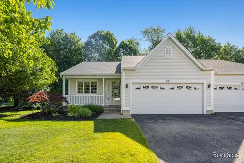 307 Winter Oak East E #32, Holland, MI 49424