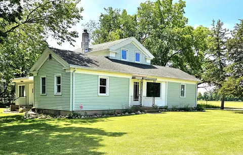 20203 Schweitzer Rd, Three Rivers, MI 49093