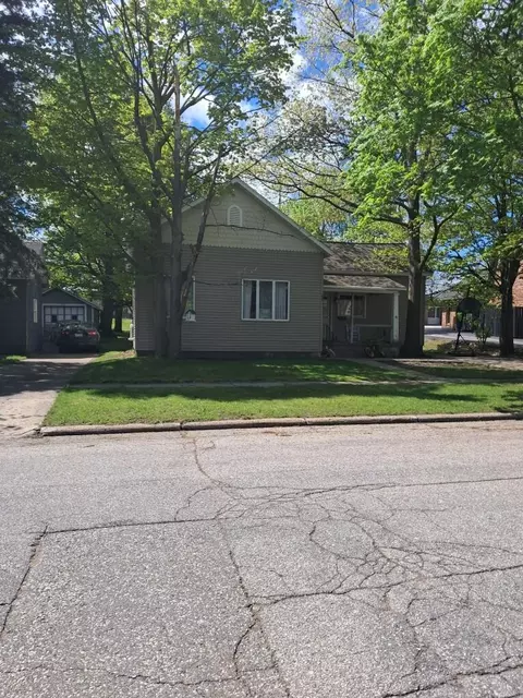 306 Third St, Ludington, MI 49431
