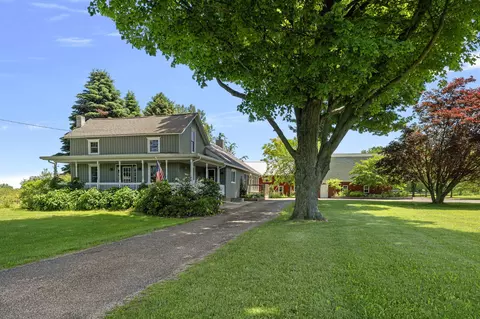8467 S Scottdale Rd, Berrien Springs, MI 49103
