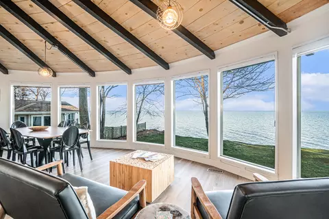 1190 Cherry Dr, South Haven, MI 49090