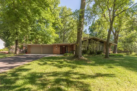 31480 Grove Dr, Livonia, MI 48154