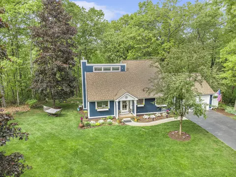 5144 Lisch Dr, Whitmore Lake, MI 48189