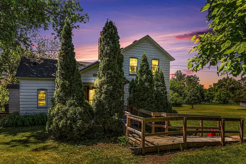 8563 Dorrell Rd, Jackson, MI 49201 photo 2