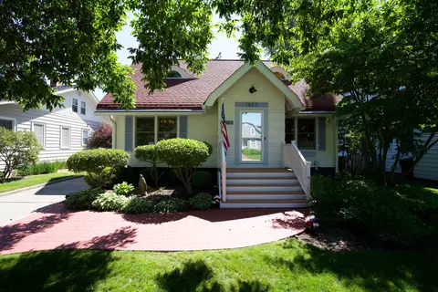 1923 Forres Ave, St. Joseph, MI 49085