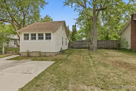 17184 Esther Ave, Spring Lake, MI 49456