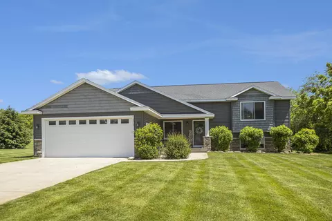 4379 Oakland Hills Dr, Dorr, MI 49323