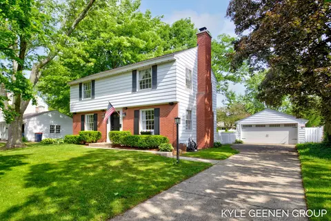 311 W 31st St, Holland, MI 49423