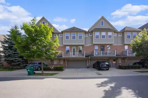 5052 Mesa Dr, Shelby Township, MI 48316