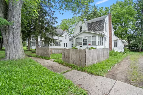 714 Randolph St, Jackson, MI 49203 photo 3