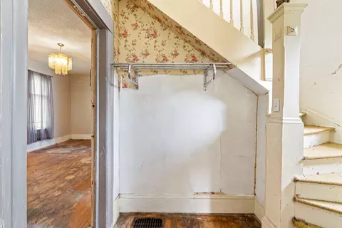 714 Randolph St, Jackson, MI 49203 photo 6
