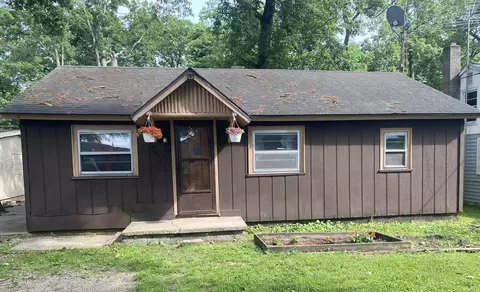 2423 Sylvan Dr, Hillsdale, MI 49242