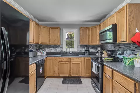300 Summit St, Jackson, MI 49203 photo 3