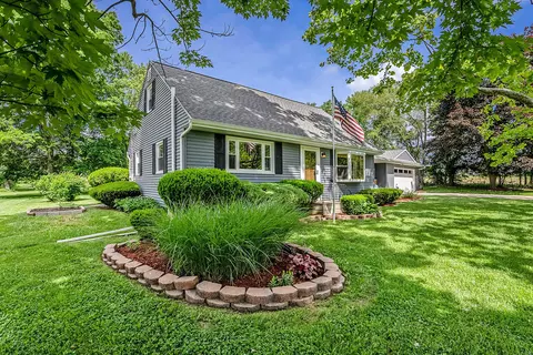 1226 Haist Rd, Chelsea, MI 48118