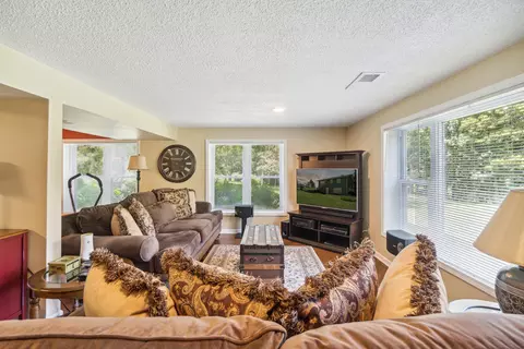 10903 Grandview Cir, Jerome, MI 49249 photo 9