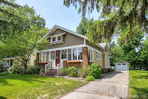 563 S Shore Dr, Holland, MI 49423