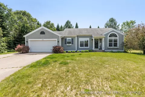 11660 Maggie Ct, Rockford, MI 49341