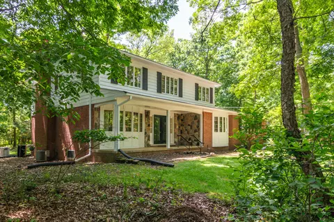 2235 Blueberry Ln, Ann Arbor, MI 48103