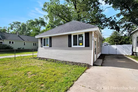 938 Emerson Ave, Muskegon, MI 49441