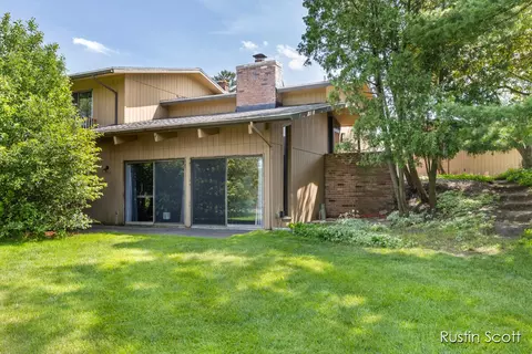 4304 Walnut Hills Dr SE #5, Kentwood, MI 49512