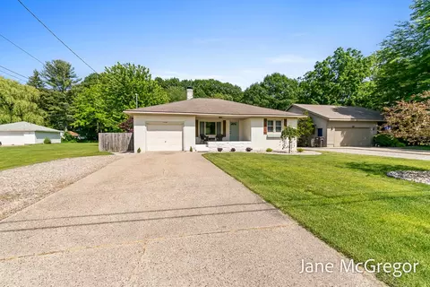 4464 Miller St, Norton Shores, MI 49441