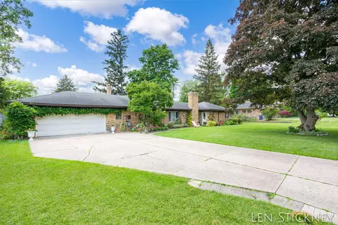 2221 Breton Rd SE, Grand Rapids, MI 49546