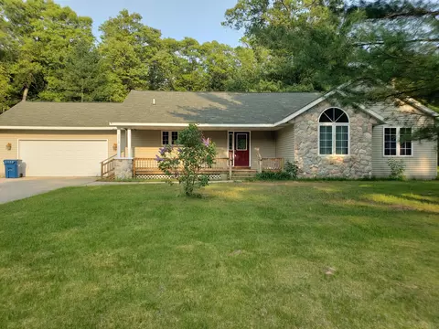 7512 Melissa Ln, Whitehall, MI 49461