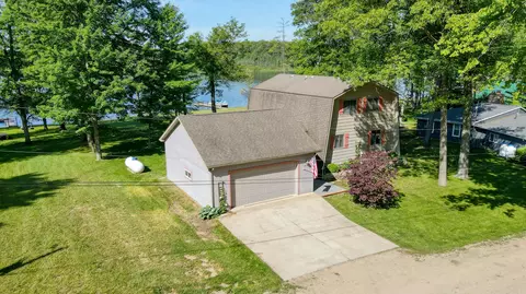 847 Bruce Dr, Middleville, MI 49333