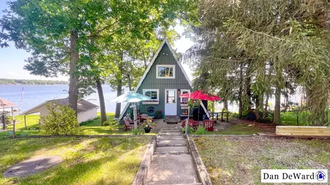 1099 E Hess Lake Dr, Grant, MI 49327