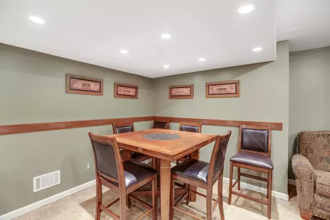 Dining - 2159 Applebrook Dr, Commerce Twp, MI 48382 photo 4 of 4
