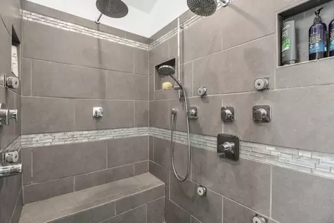 Bath - 2159 Applebrook Dr, Commerce Twp, MI 48382 photo 6 of 10