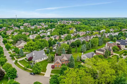 View/Area - 2159 Applebrook Dr, Commerce Twp, MI 48382 photo 8 of 11