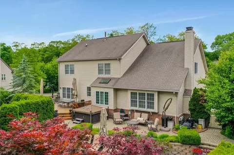Exterior - 2159 Applebrook Dr, Commerce Twp, MI 48382 photo 15 of 16