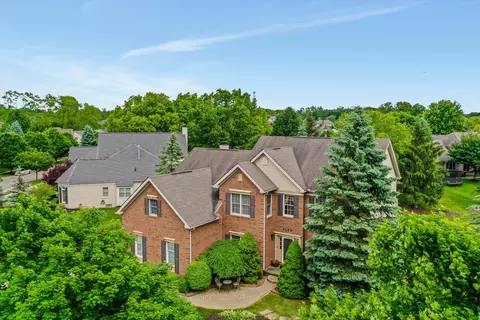 View/Area - 2159 Applebrook Dr, Commerce Twp, MI 48382 photo 2 of 11