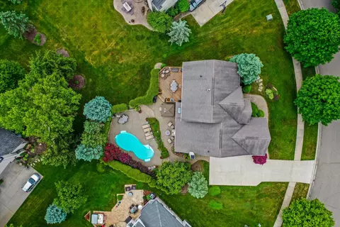 View/Area - 2159 Applebrook Dr, Commerce Twp, MI 48382 photo 3 of 11