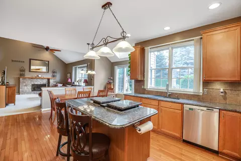 Kitchen - 2159 Applebrook Dr, Commerce Twp, MI 48382 photo 3 of 6